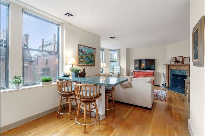Property Photo:  199 Marlborough St. 303  MA 02116 