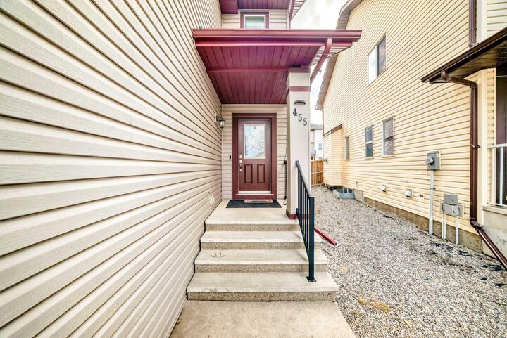 Property Photo:  455 Cimarron Boulevard  AB T1S 0H7 