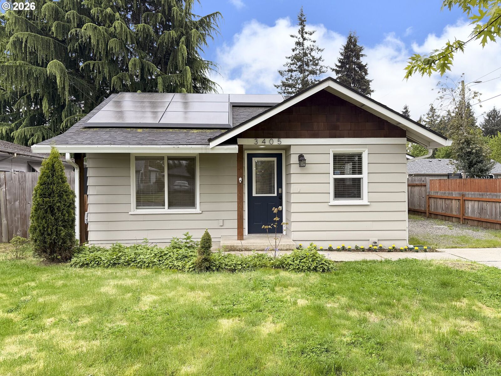 Property Photo:  3405 E 21st St  WA 98661 