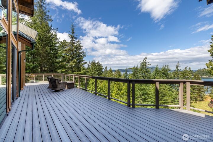 Property Photo:  121  Marine Drive  WA 98222 