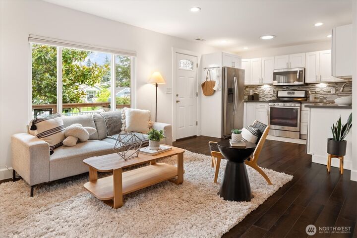 Property Photo:  4513  Cascadia Avenue S  WA 98118 
