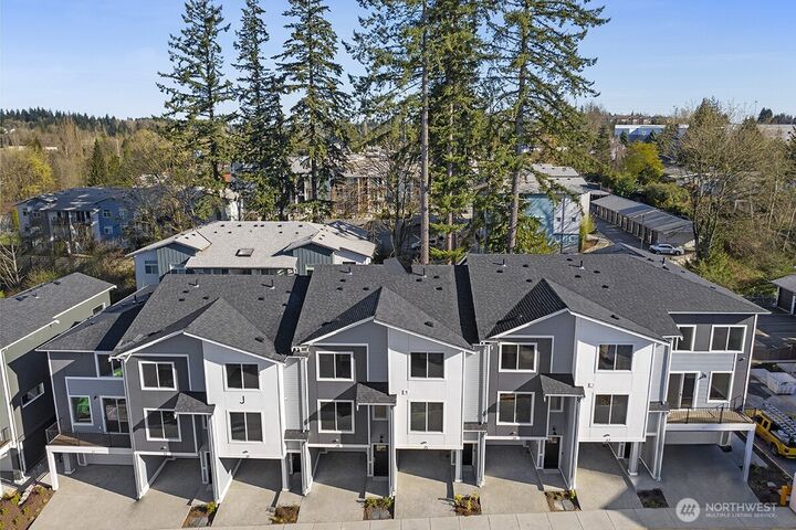 Property Photo:  16823  Alder Way J7  WA 98037 