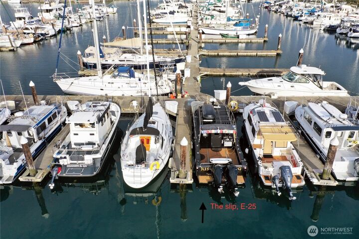 Property Photo:  2400  Skyline Way E-25  WA 98221 
