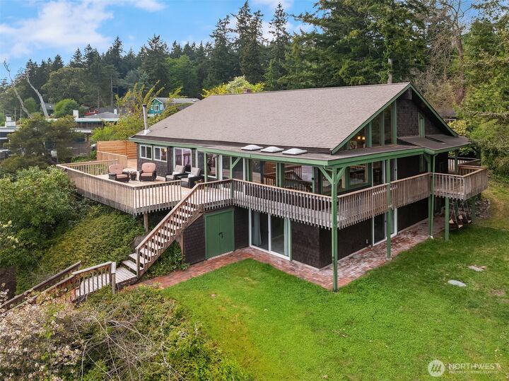 Property Photo:  13725 SW Pohl Road  WA 98070 
