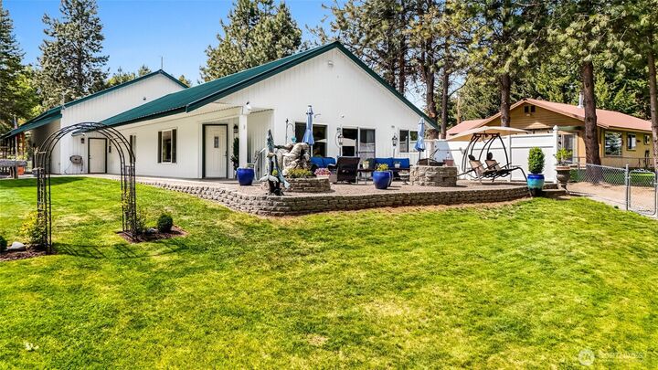 Property Photo:  1811  Hundley Road  WA 98922 