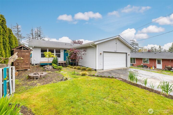 Property Photo:  942  Walker Avenue  WA 98277 