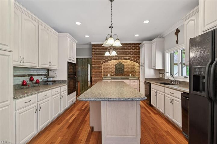 Property Photo:  521 Woodards Ford Rd  VA 23322 