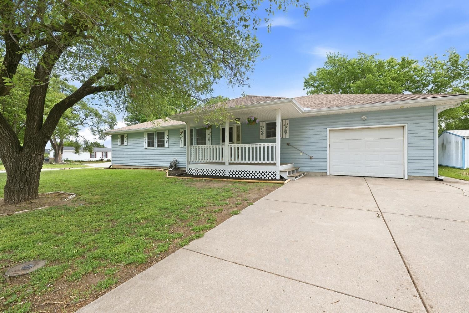Property Photo:  124 N Broadway  KS 67146 