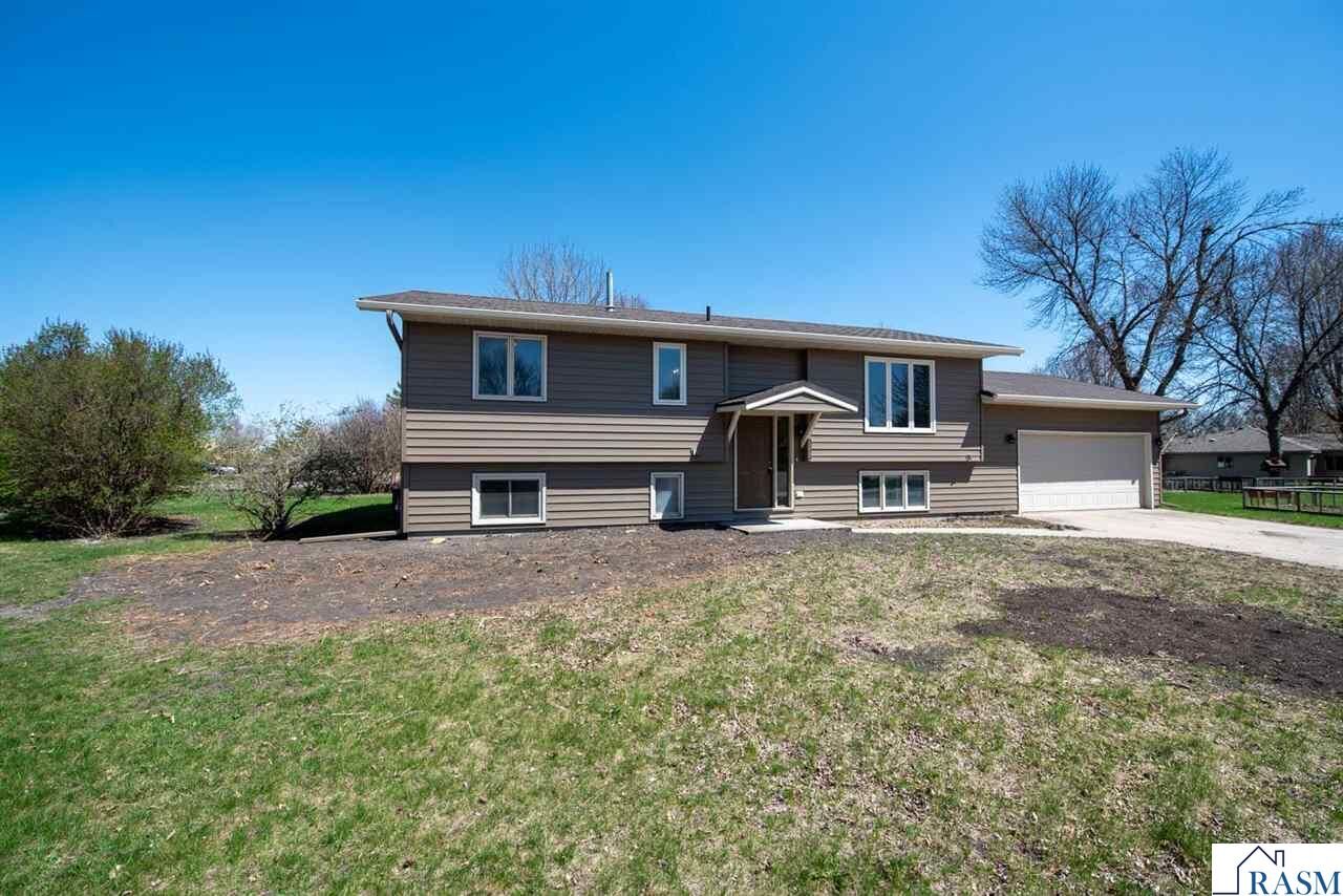 Property Photo:  105 Chatsworth Drive  MN 56001 