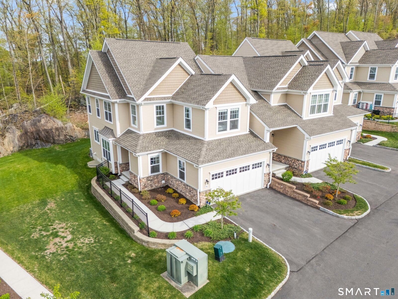 Property Photo:  16 Hunting Ridge Lane  CT 06801 
