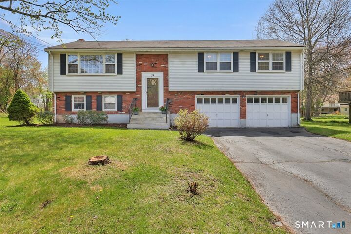 Property Photo:  35 Parkwood Drive  CT 06118 