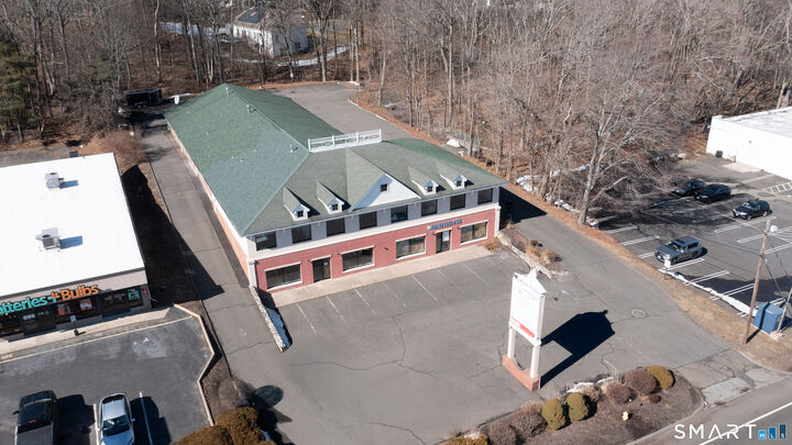 Property Photo:  477 Boston Post Road 2E  CT 06477 
