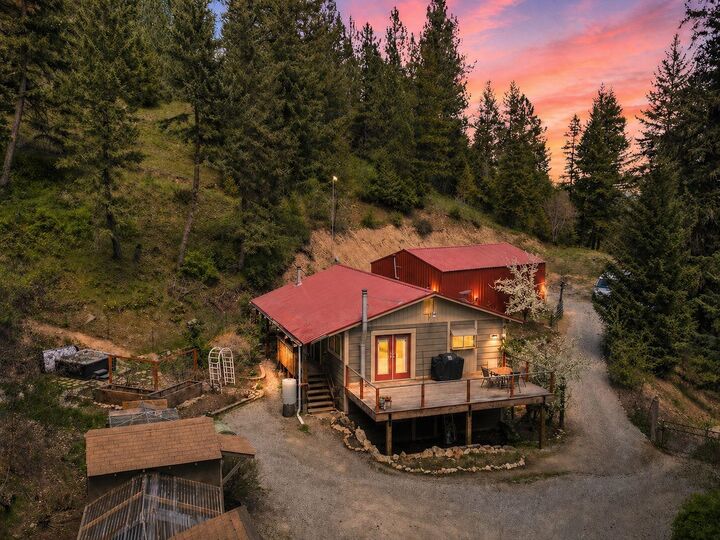 Property Photo:  22707 E Lakeview Rd  WA 99025 