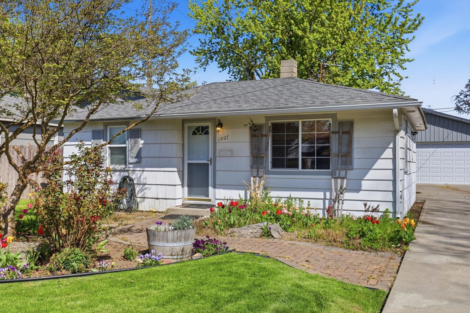 Property Photo:  1407 E Nebraska Ave  WA 99208 