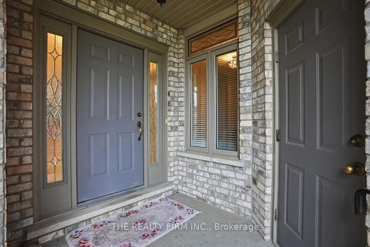 Property Photo: 44 Edgevalley Road 10 ON N5Y 5P6