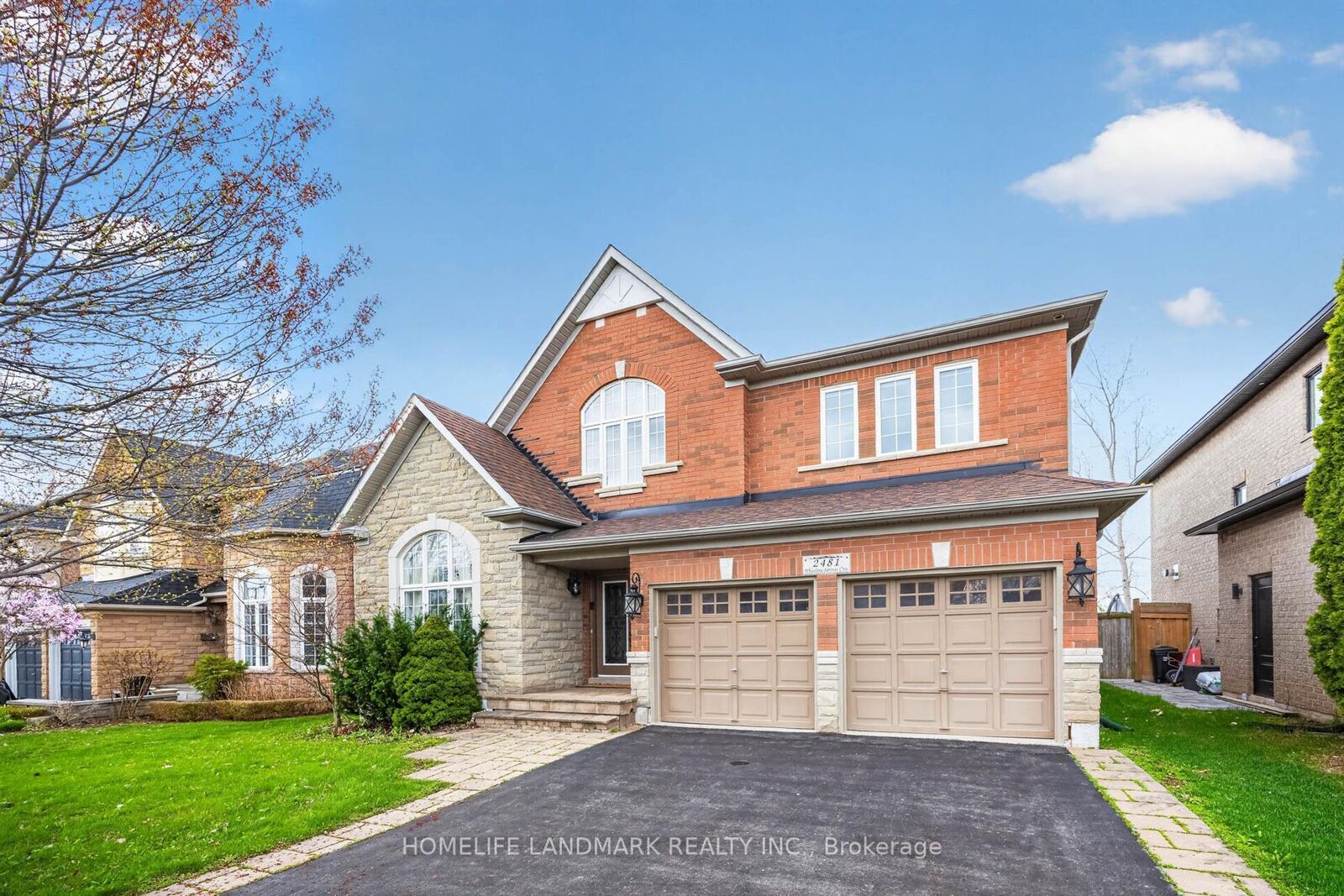 Property Photo: 2481 Whistling Springs Crescent ON L6M 5G3