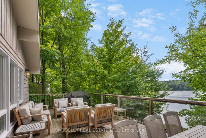 Property Photo: 152 Farlain Lake Road E Cottage ON L9M 0B5