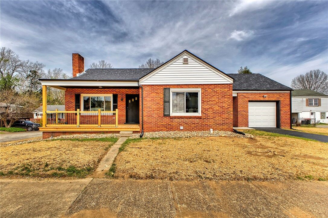 Property Photo:  100 Fifth Avenue  PA 15650 