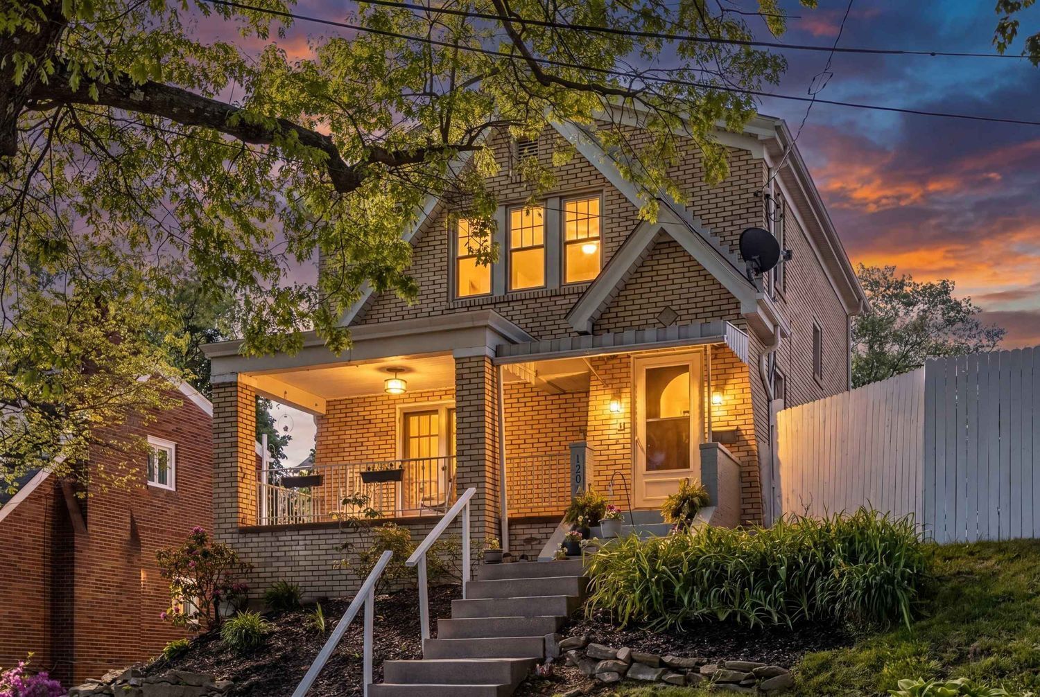 Property Photo:  1207 Straka St Street  PA 15204 