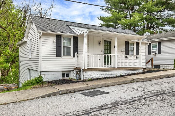Property Photo: 2842 Italy Rd PA 15632