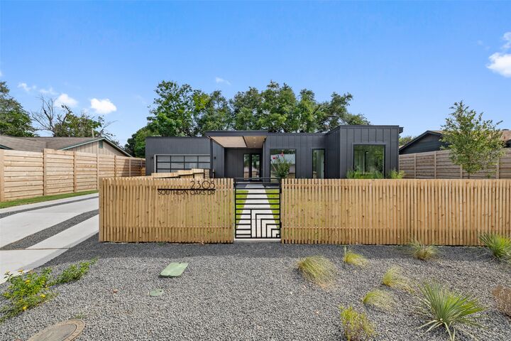 Property Photo:  2305 Southern Oaks Drive  TX 78745 