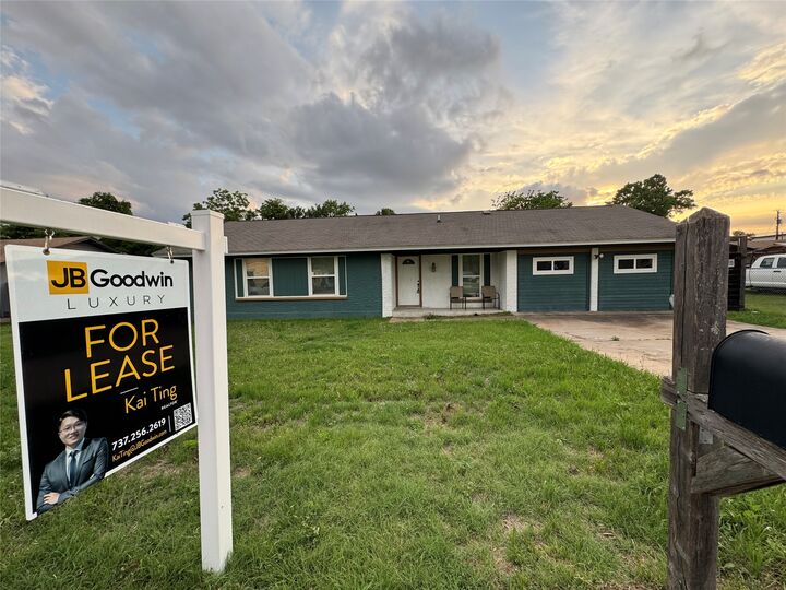 Property Photo:  3520 Roanoke Drive  TX 78613 