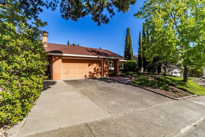 Property Photo:  876 Dover Circle  CA 94510 