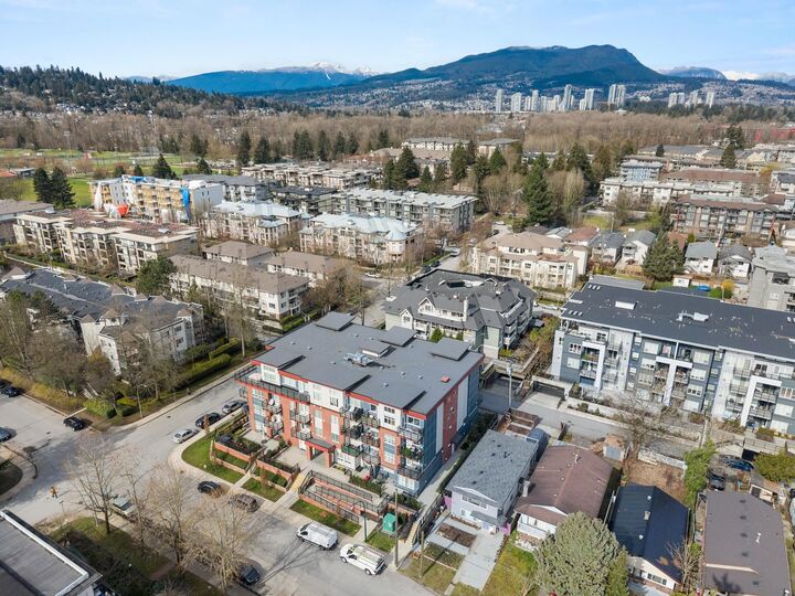 Property Photo: 2389 Hawthorne Avenue 206 BC V3C 0T2