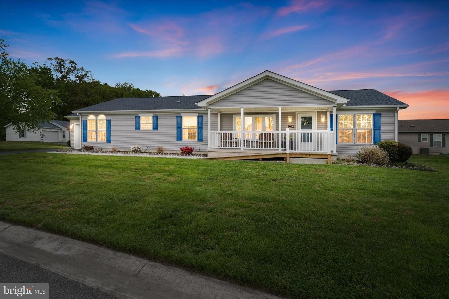 Property Photo:  902 Jonathan Drive 902  DE 19901 