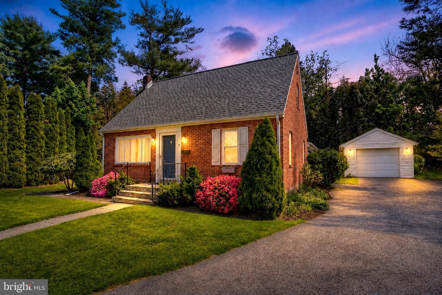 Property Photo:  8 Green Circle  PA 17011 