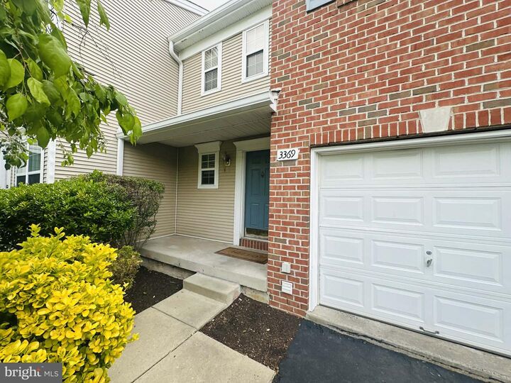 Property Photo:  3369 Woodland Circle Unit 37  PA 19006 