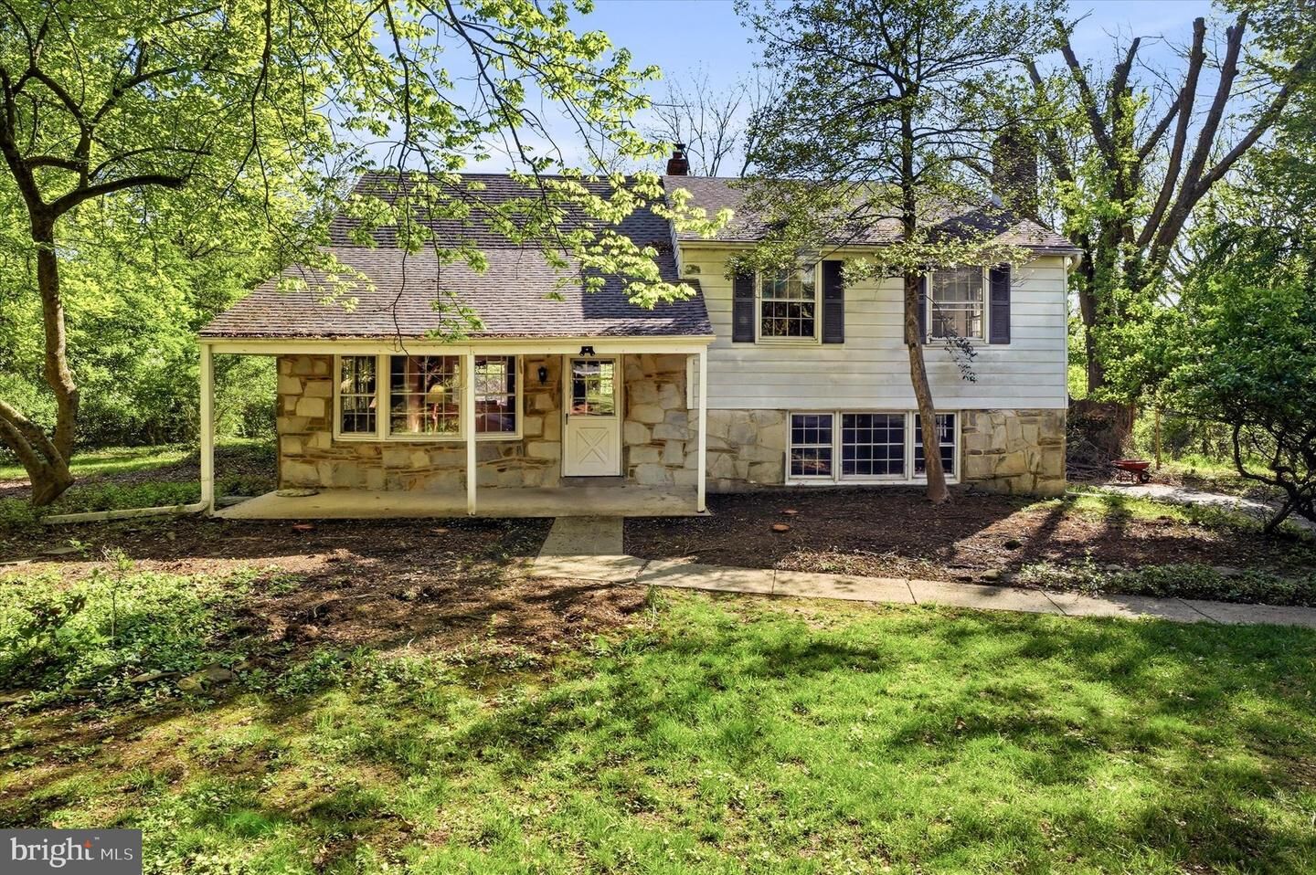 Property Photo:  662 Deaver Drive  PA 19422 