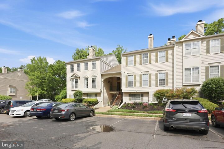 Property Photo:  11188 Rienzi Place 201  VA 20109 