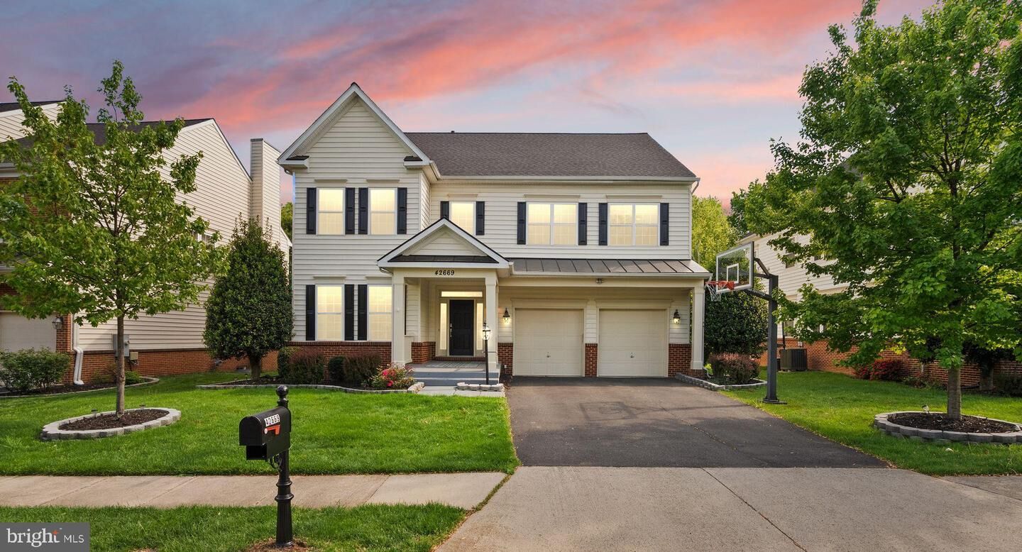 Property Photo:  42669 Emperor Drive  VA 20148 