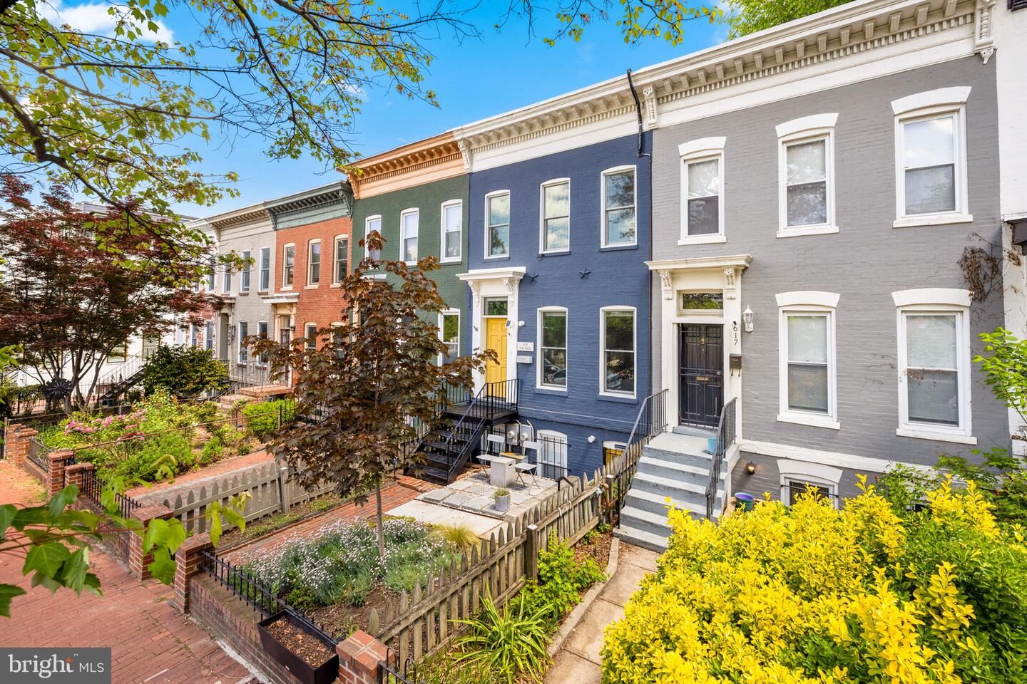 Property Photo:  619 10th Street NE  DC 20002 