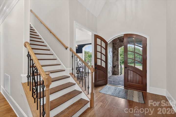 Property Photo:  1304 Lookout Circle  NC 28173 