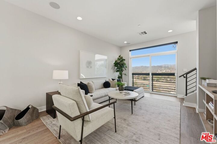 Property Photo:  2753 Waverly Dr  CA 90039 