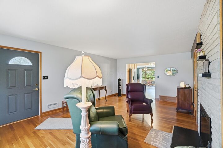 Property Photo:  4400 Grove City Road  OH 43123 