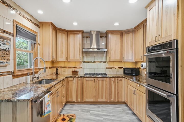 Property Photo:  4400 Grove City Road  OH 43123 