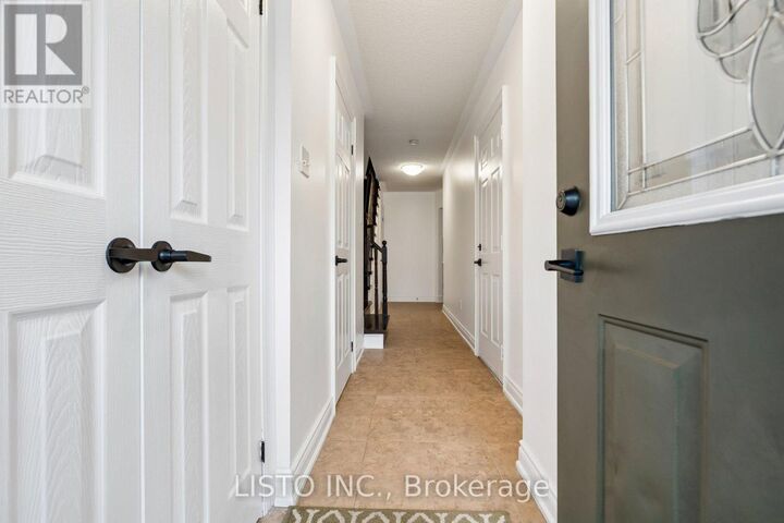 Property Photo:  5255 Guildwood Way 103  ON L5R 4A9 