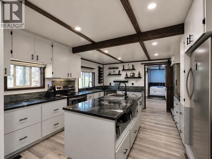 Property Photo: 41 Cedar Street BC V0E 2Z0