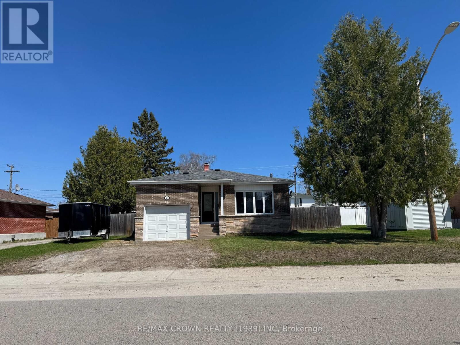 Property Photo: 27 Ottawa Street ON P5N 1Y6