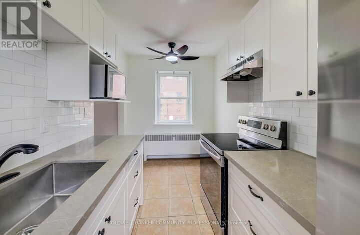 Property Photo:  137 Emerald Street South  ON L8N 2V4 
