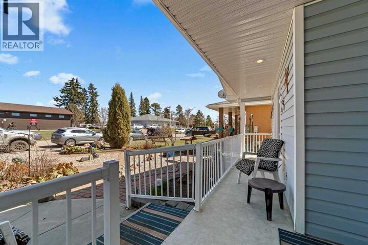 Property Photo:  5024 52 Street  AB T0C 1Z0 