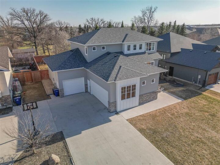 Property Photo:  28 Skandic Bay  MB R5G 1K8 