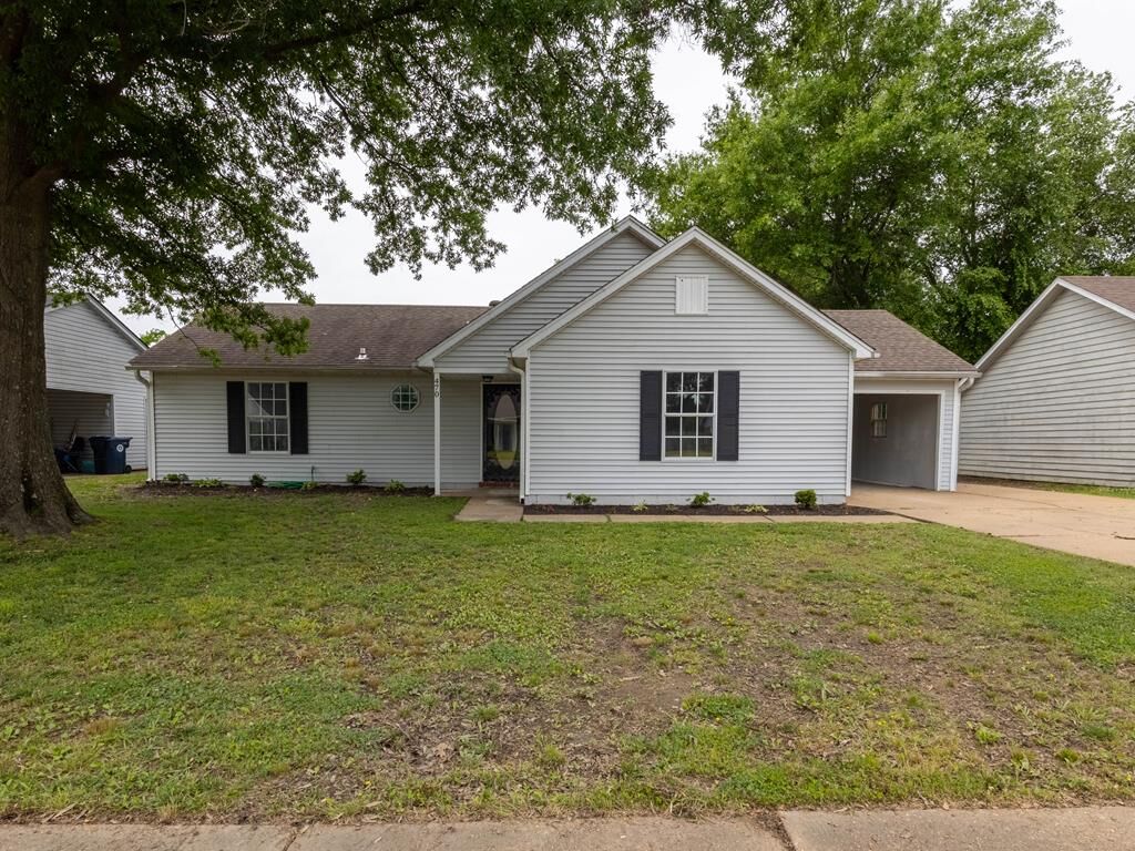 Property Photo:  470 E Brick  AR 72364 