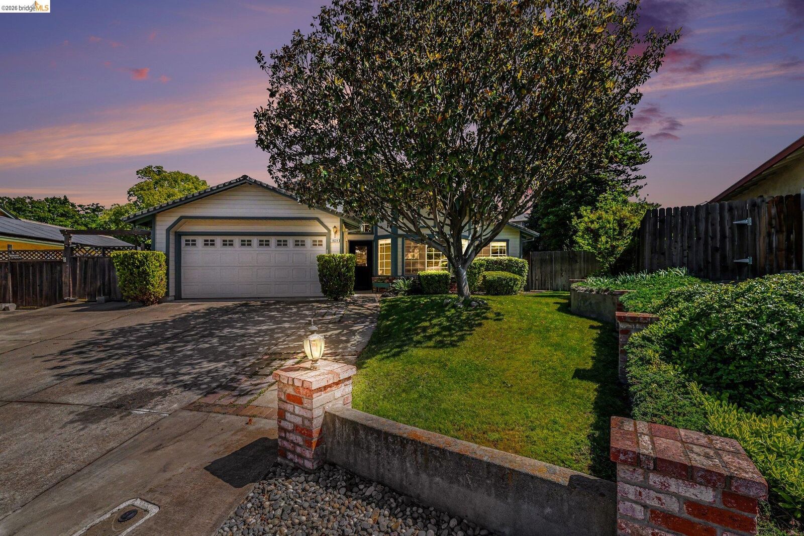 Property Photo: 1621 Ponderosa Dr CA 94561