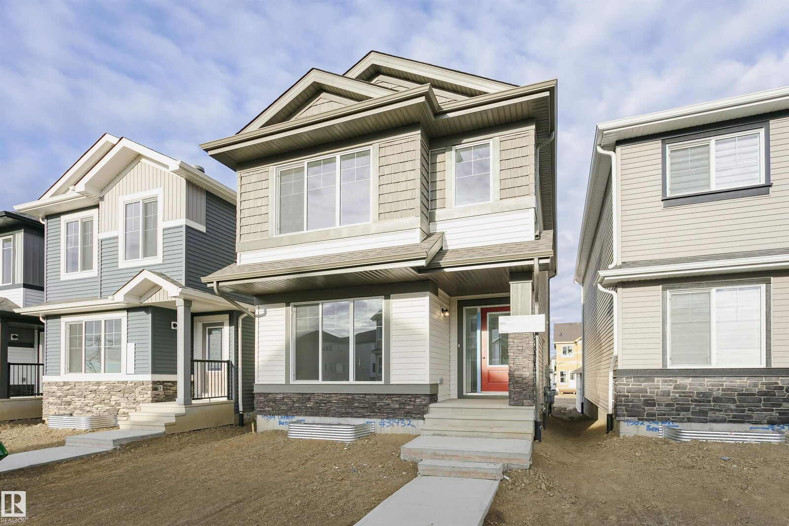 Property Photo:  9564 Carson Bend SW  AB T6W 5H6 