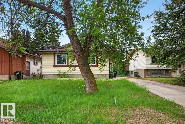 Property Photo: 9915 173 Avenue NW AB T5X 3Y1