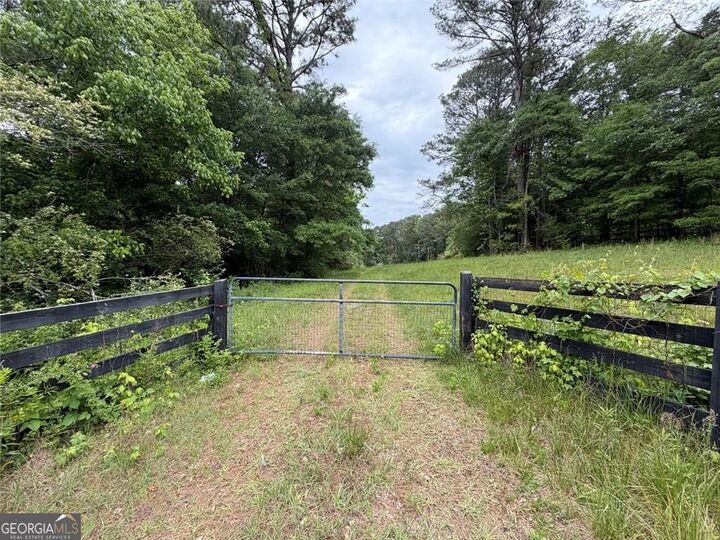 Property Photo:  565B Avery Road  GA 30115 